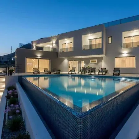 Апартаменты Cozy Exclusive Villa *