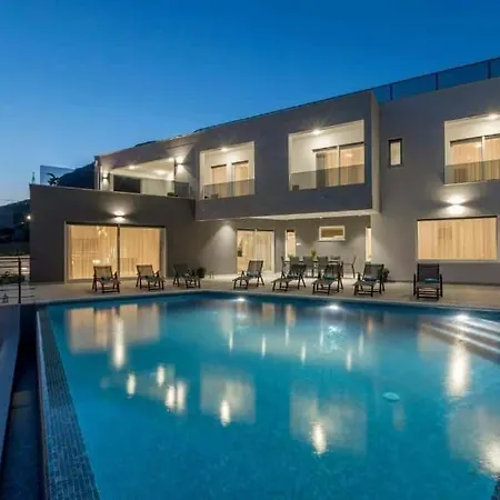 Cozy Exclusive Villa